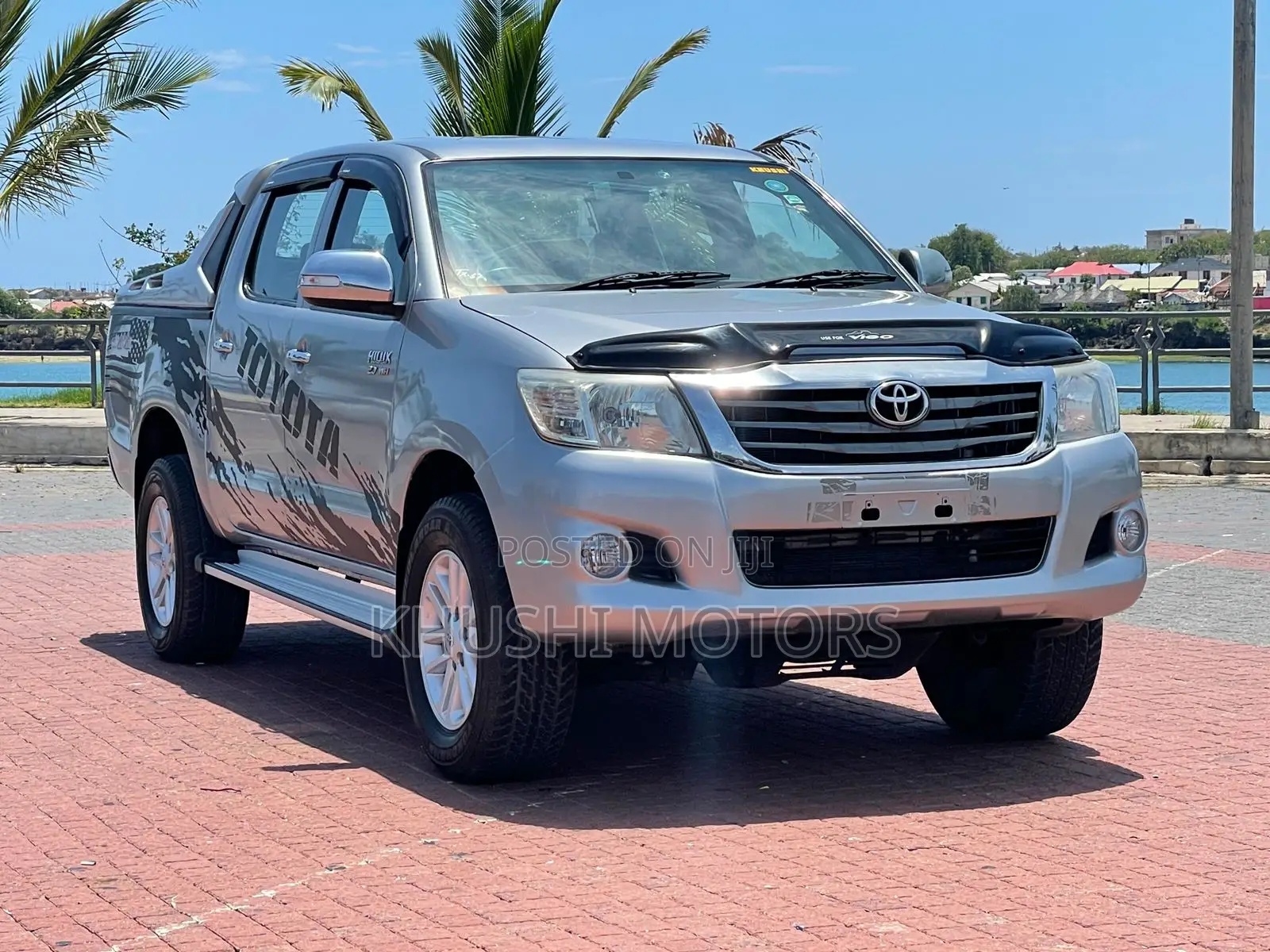 Toyota Hilux 2015 Silver