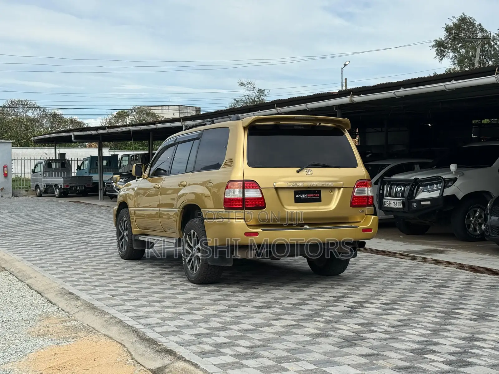Toyota Land Cruiser 2006 Gold