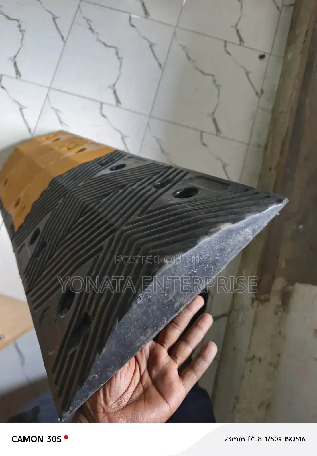 Reflective Rubber Speed Bump 1m Long (50mm Thick)