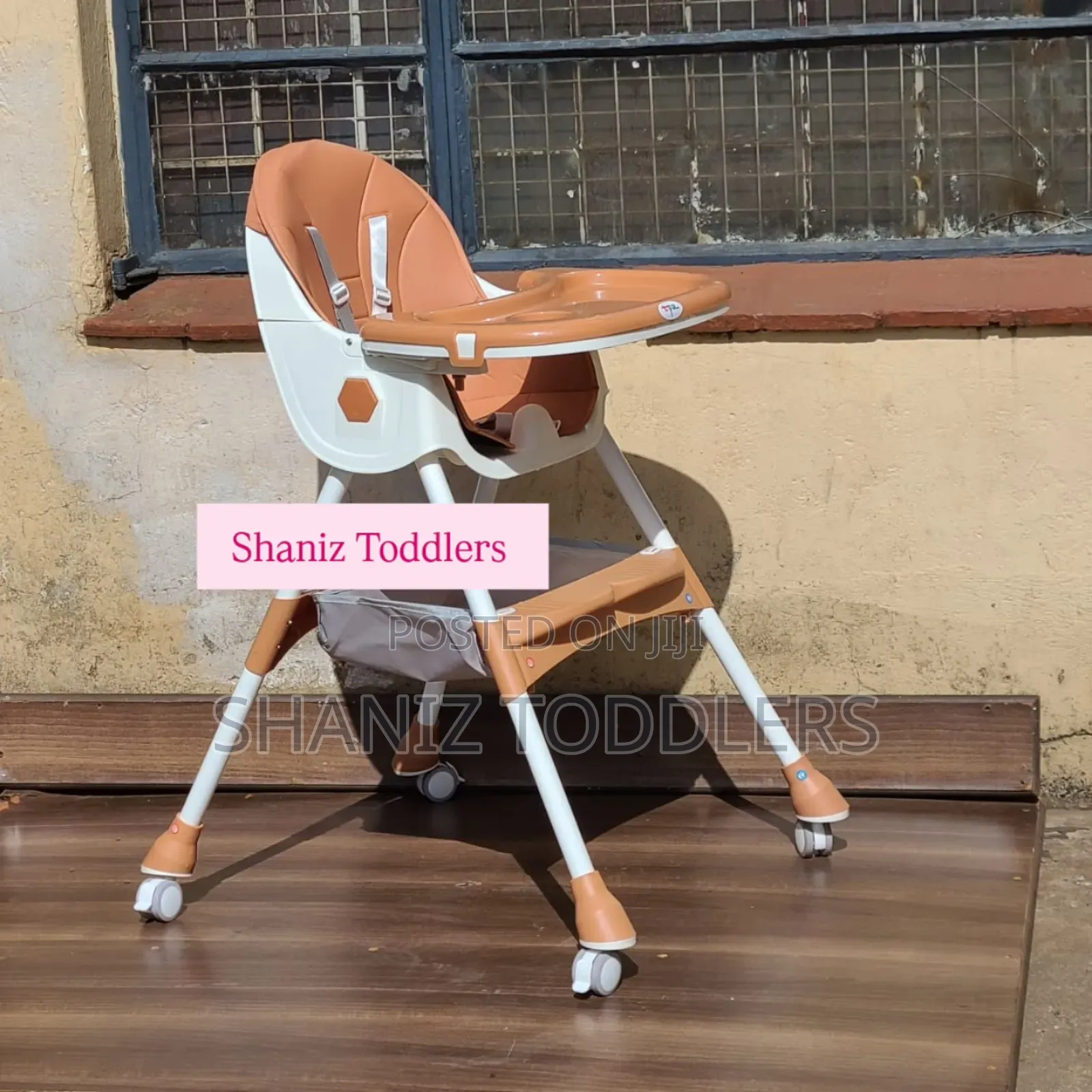 Feeding Chair With Removable Tray