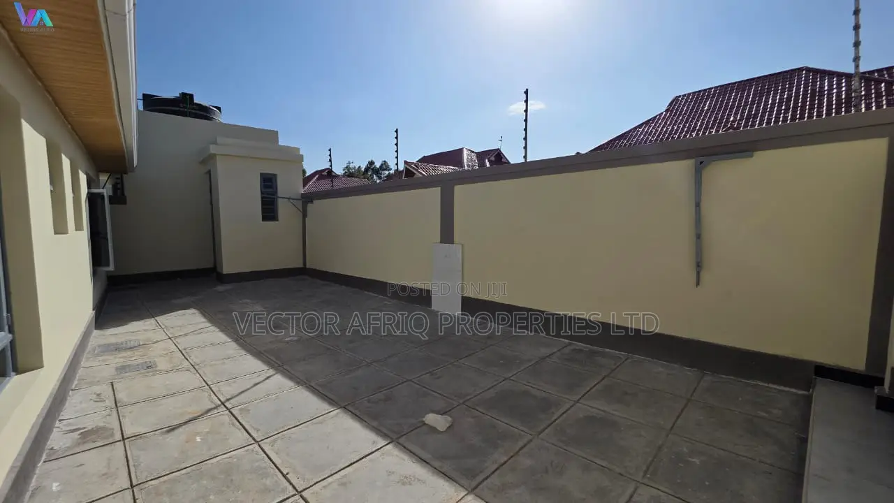 3bdrm Bungalow in Kimbo for sale