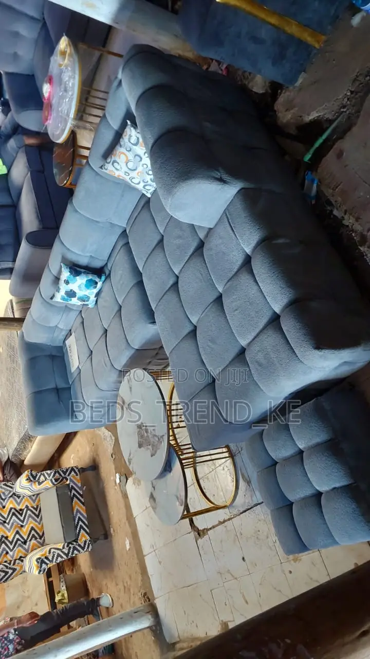 Unique Fancy 6 Seater Bubble L Seat