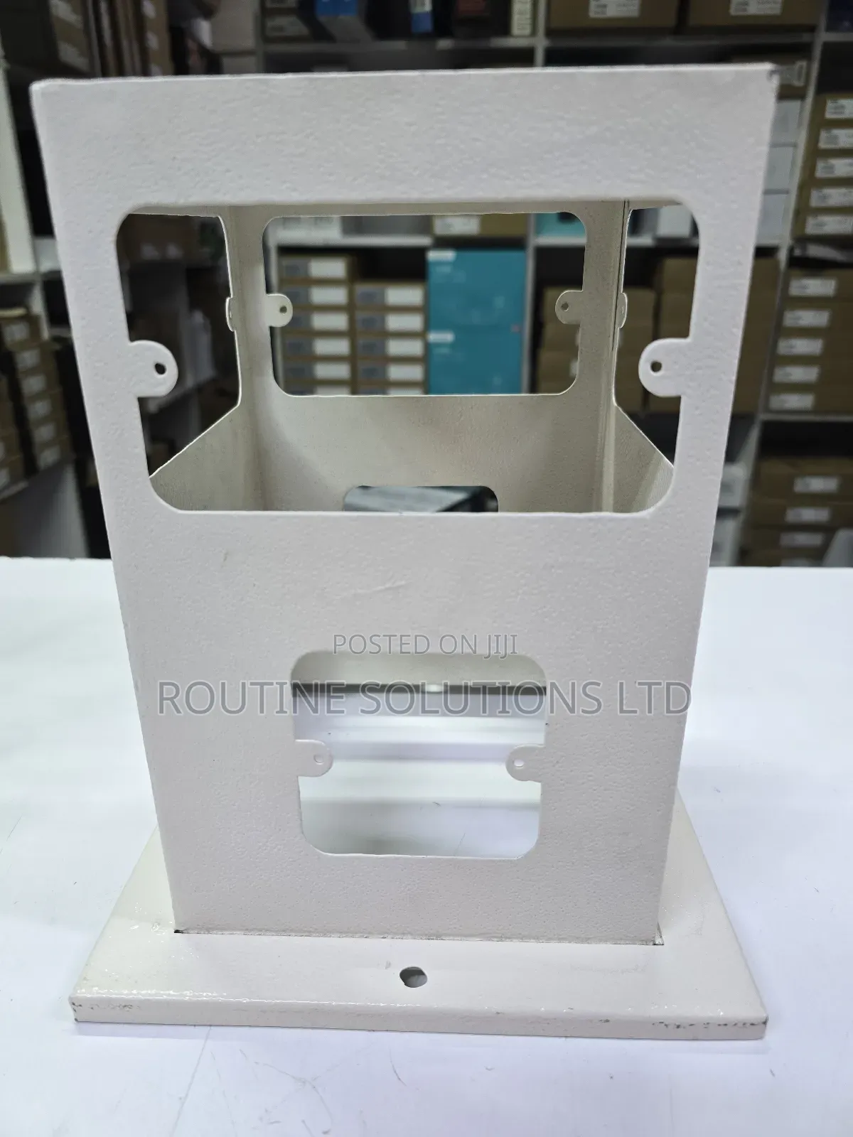 Pedestal Metallic 180mm 4power and 4 Data