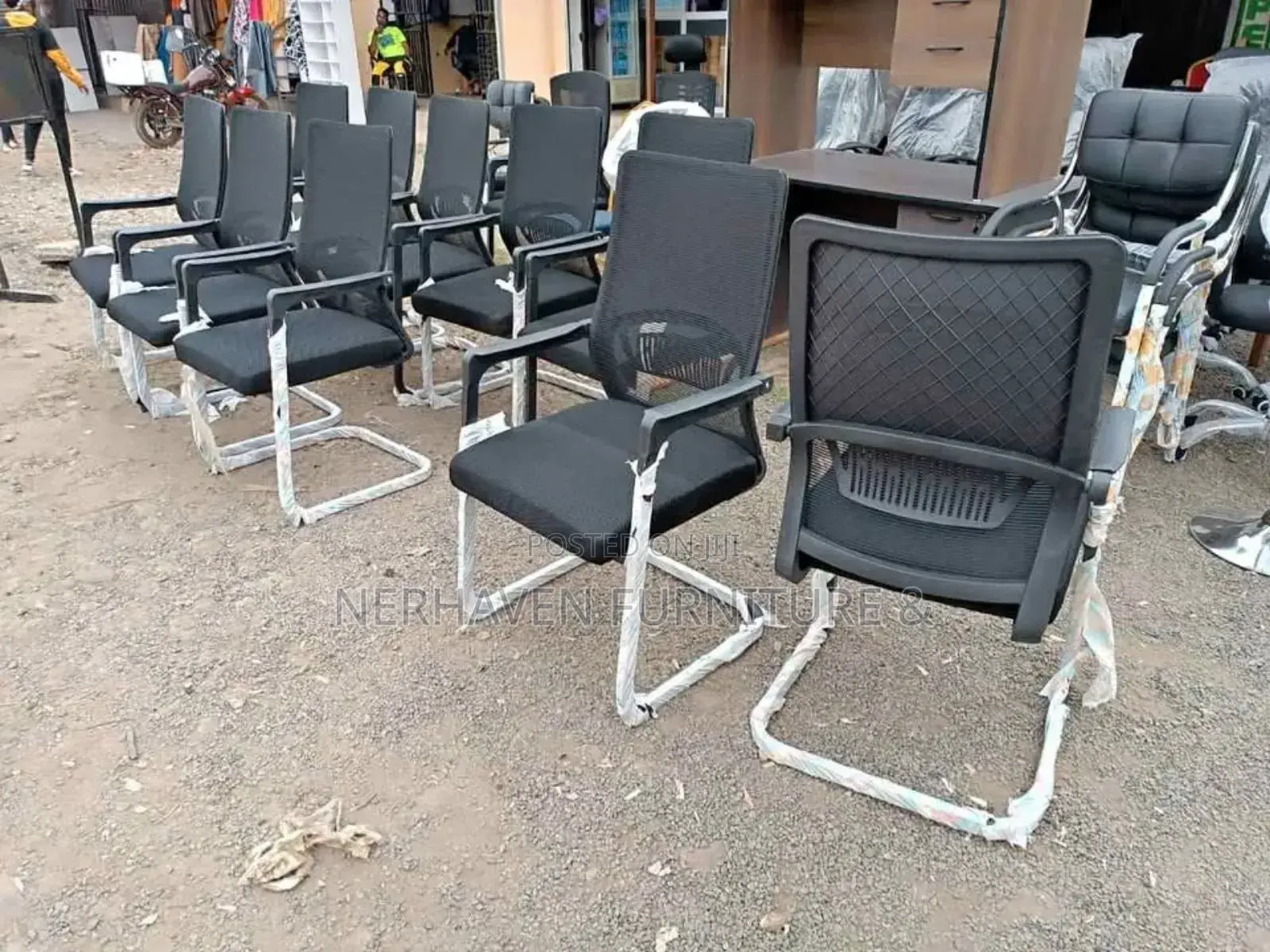 Office Chair Without Wheels for Daily Use