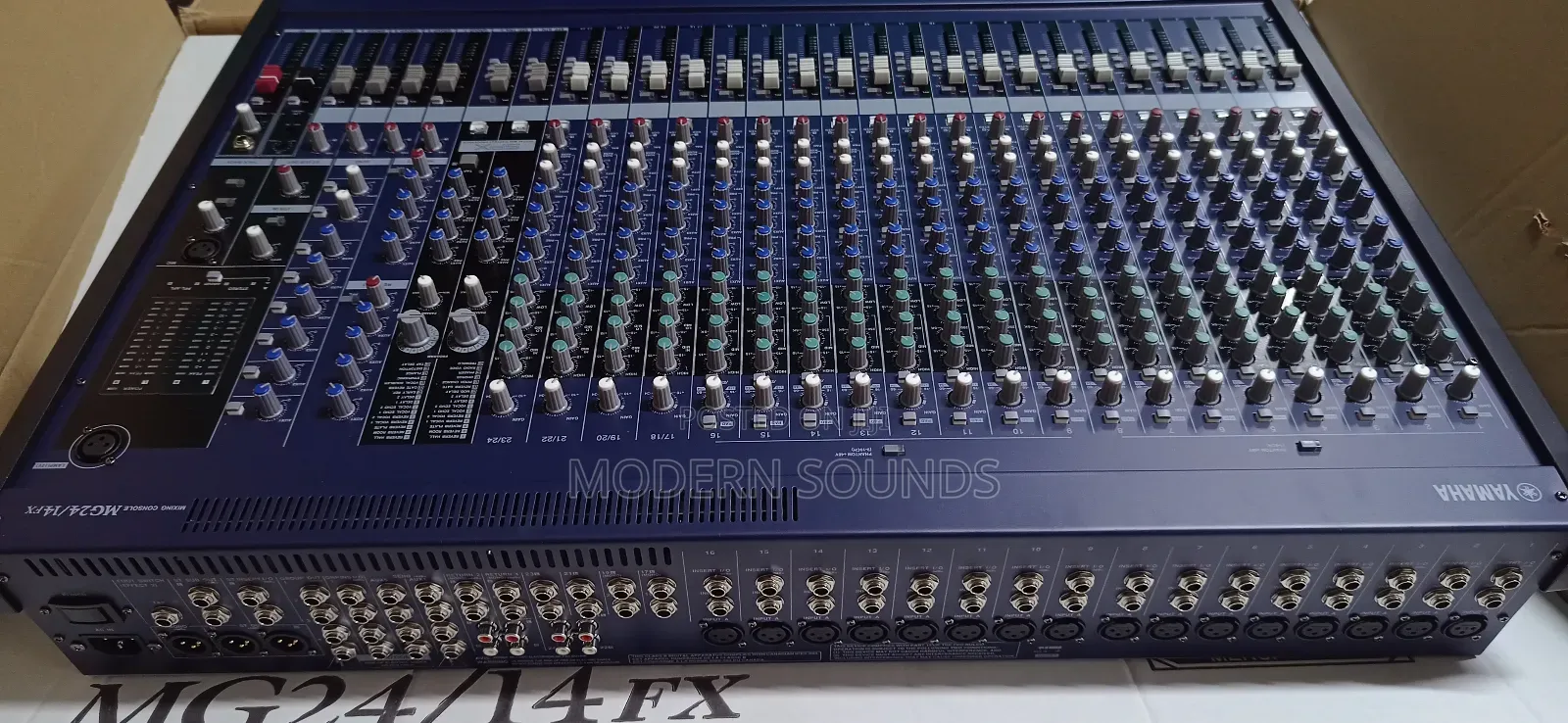 Mixer Plain Yamaha Mg24