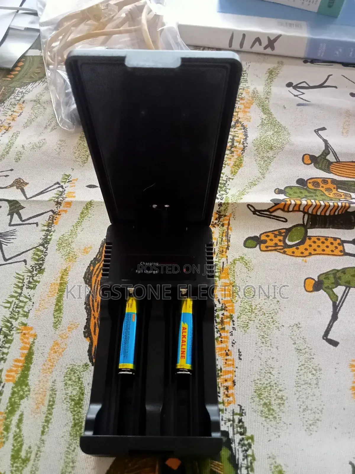 Portable Solar and Usb Li-Ion Battery Charger and Powerbank