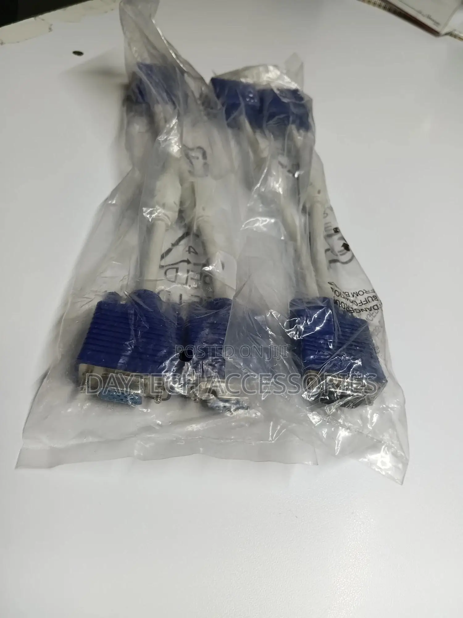 Vga Male to 2 Way Splitter Cable.