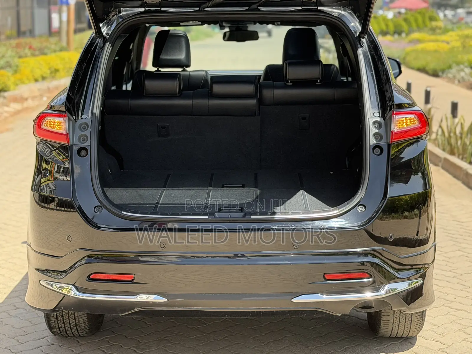 Toyota Harrier 2.0 2018 Black