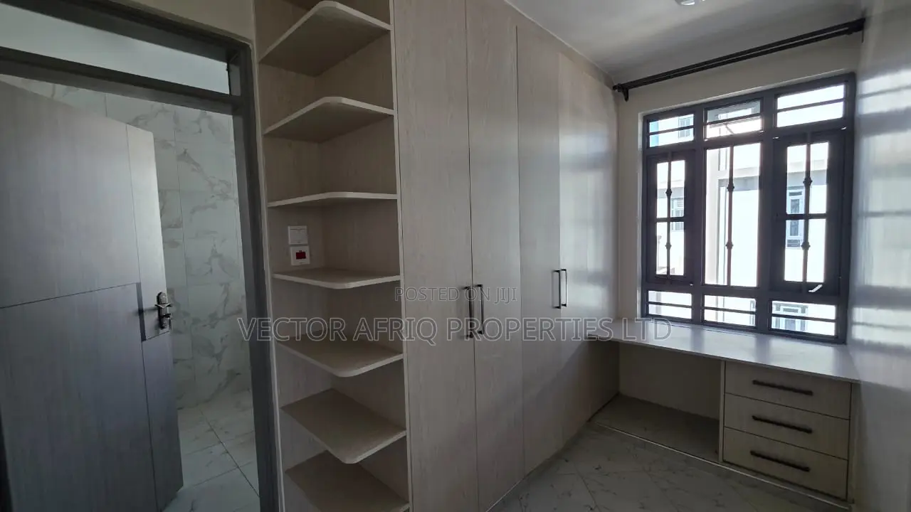 4bdrm House in Kimbo for sale
