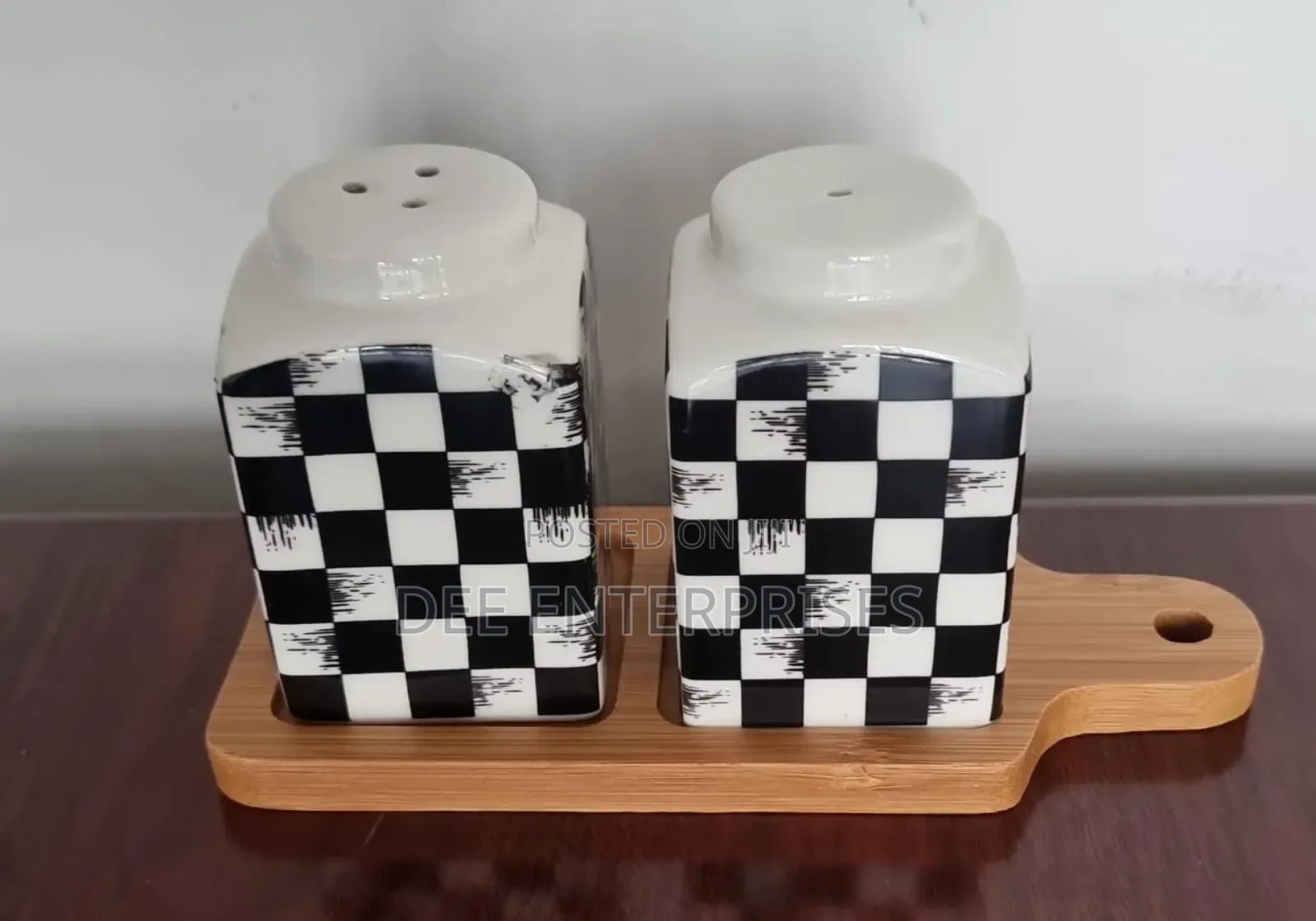Salt Pepper Pot With Bamboo Base