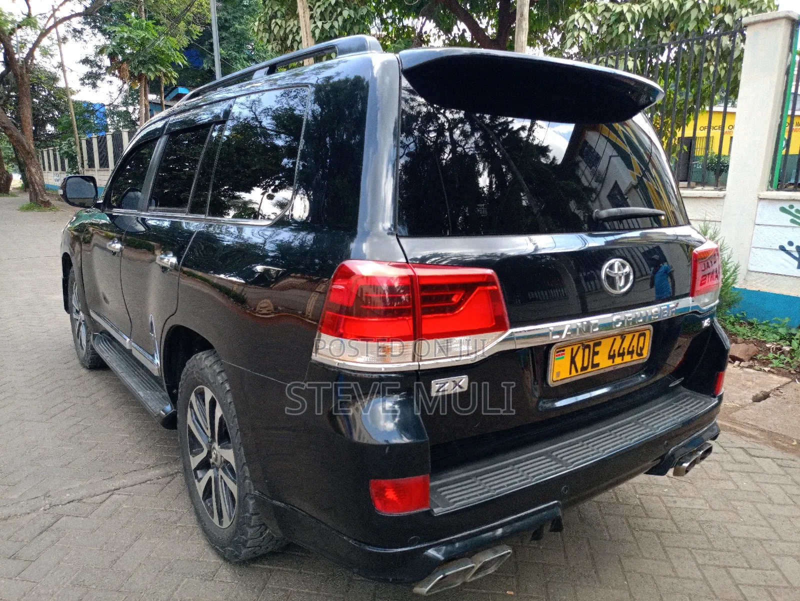 Toyota Land Cruiser 4.6 V8 ZX 2016 Black
