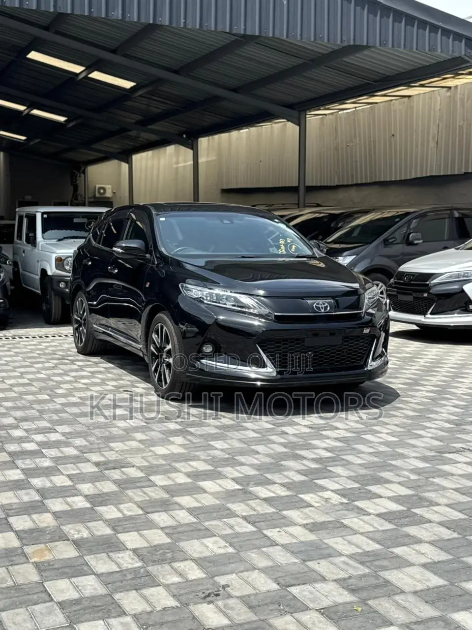 Toyota Harrier 2.0 2018 Black
