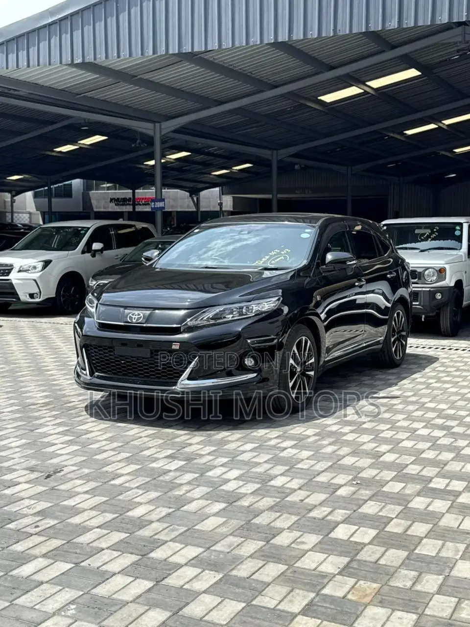 Toyota Harrier 2.0 2018 Black