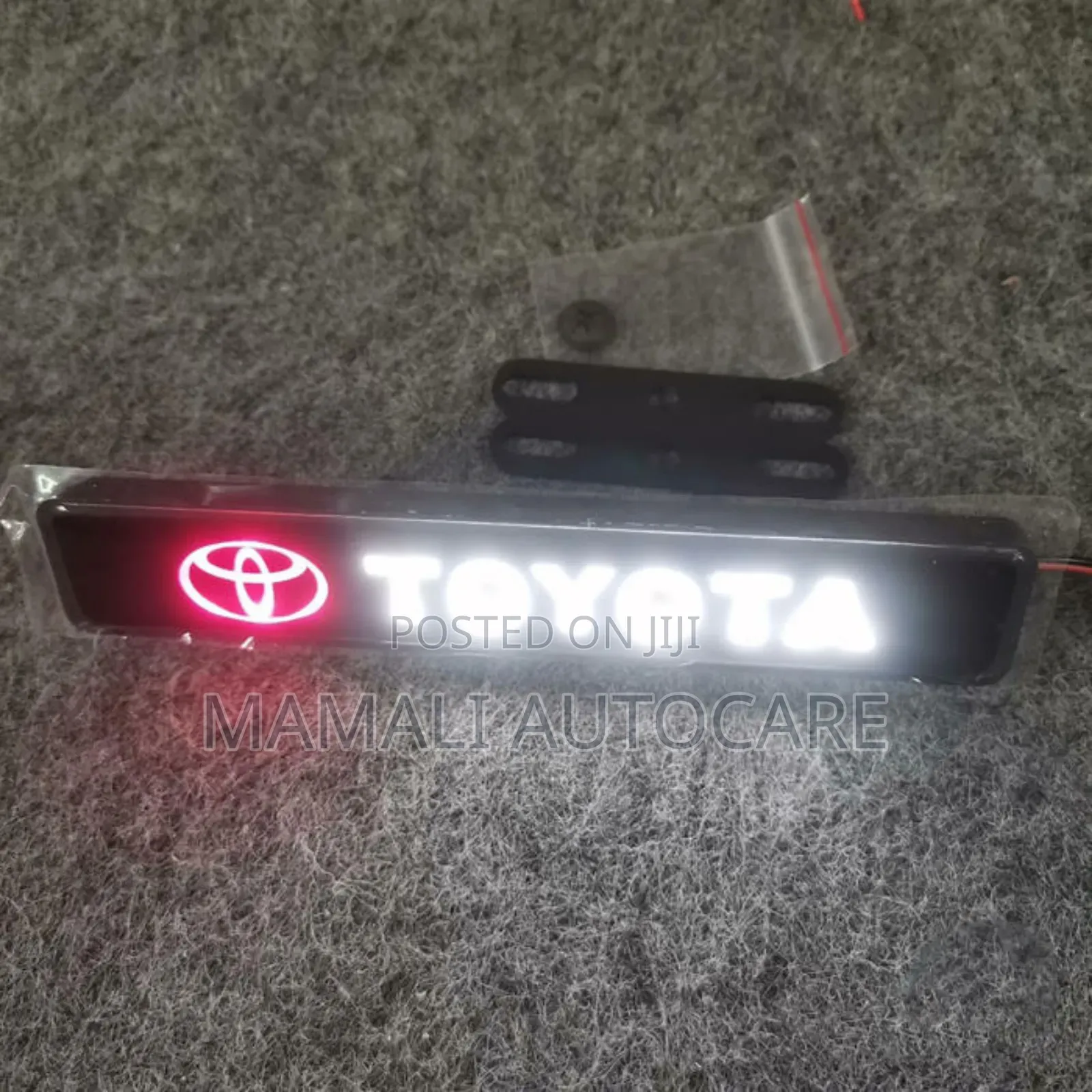 Toyota Car Emblem Led Light – Universal Design