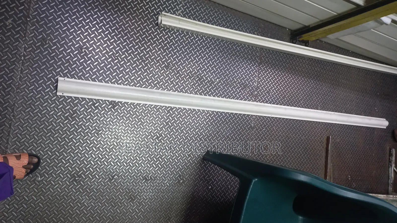 Powder Coated Floor Trunking 8ft