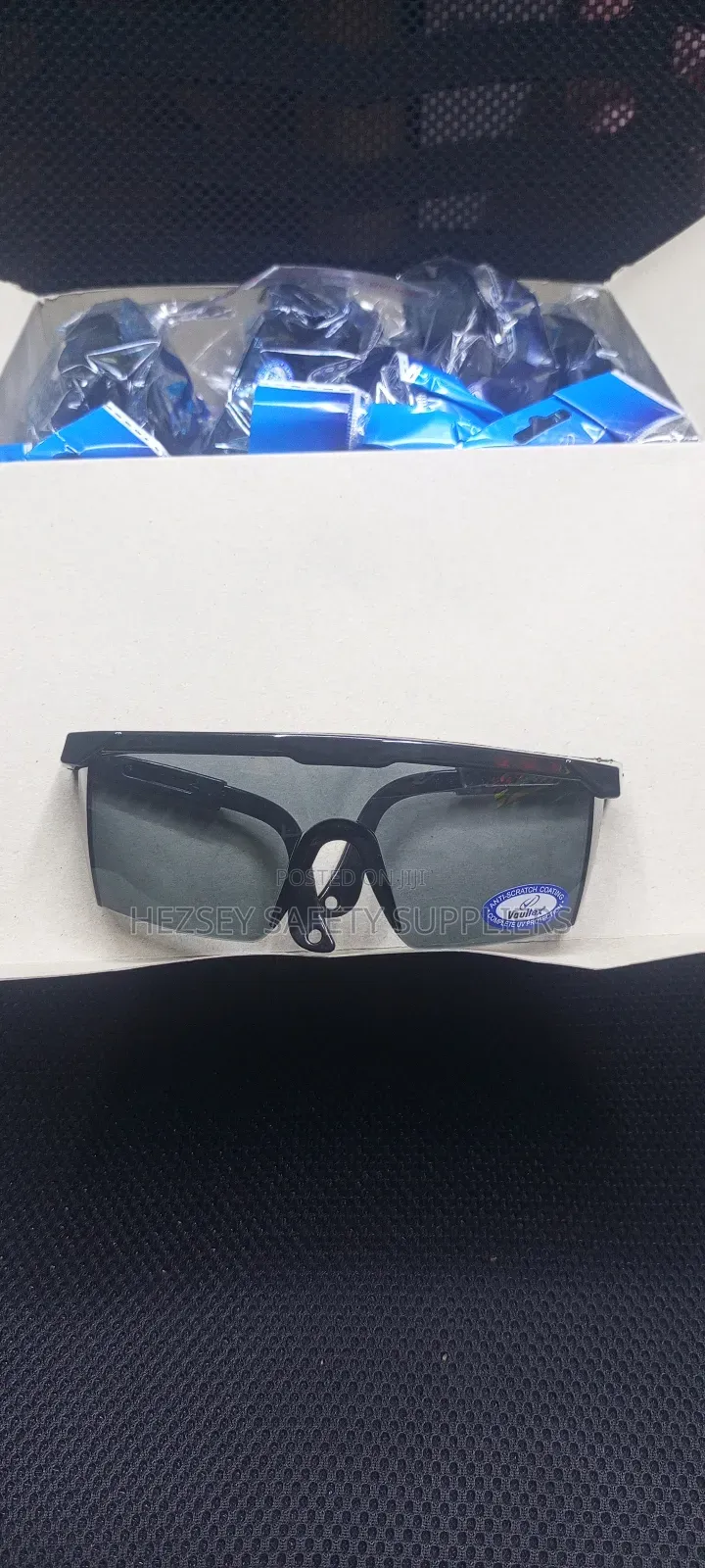 Vaultex Adjustable Dark Safety Glasses. En166