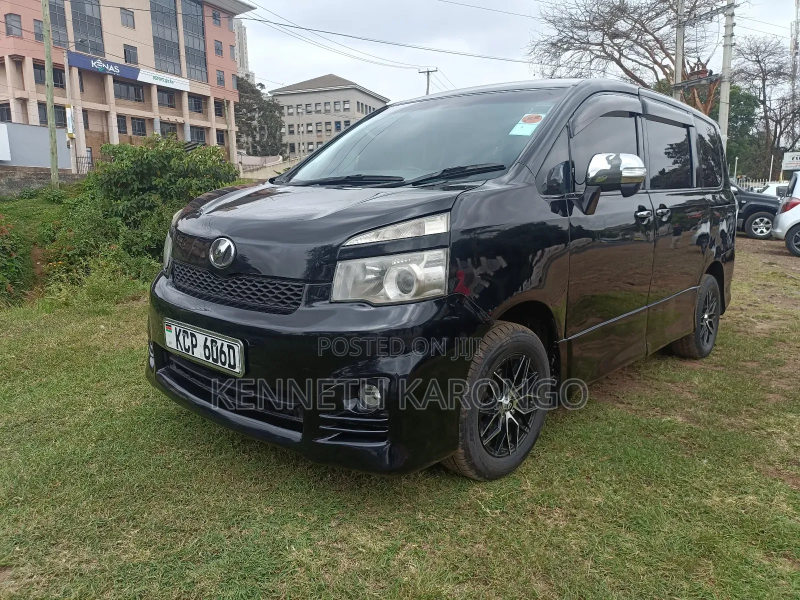 Toyota Voxy 2010 Black
