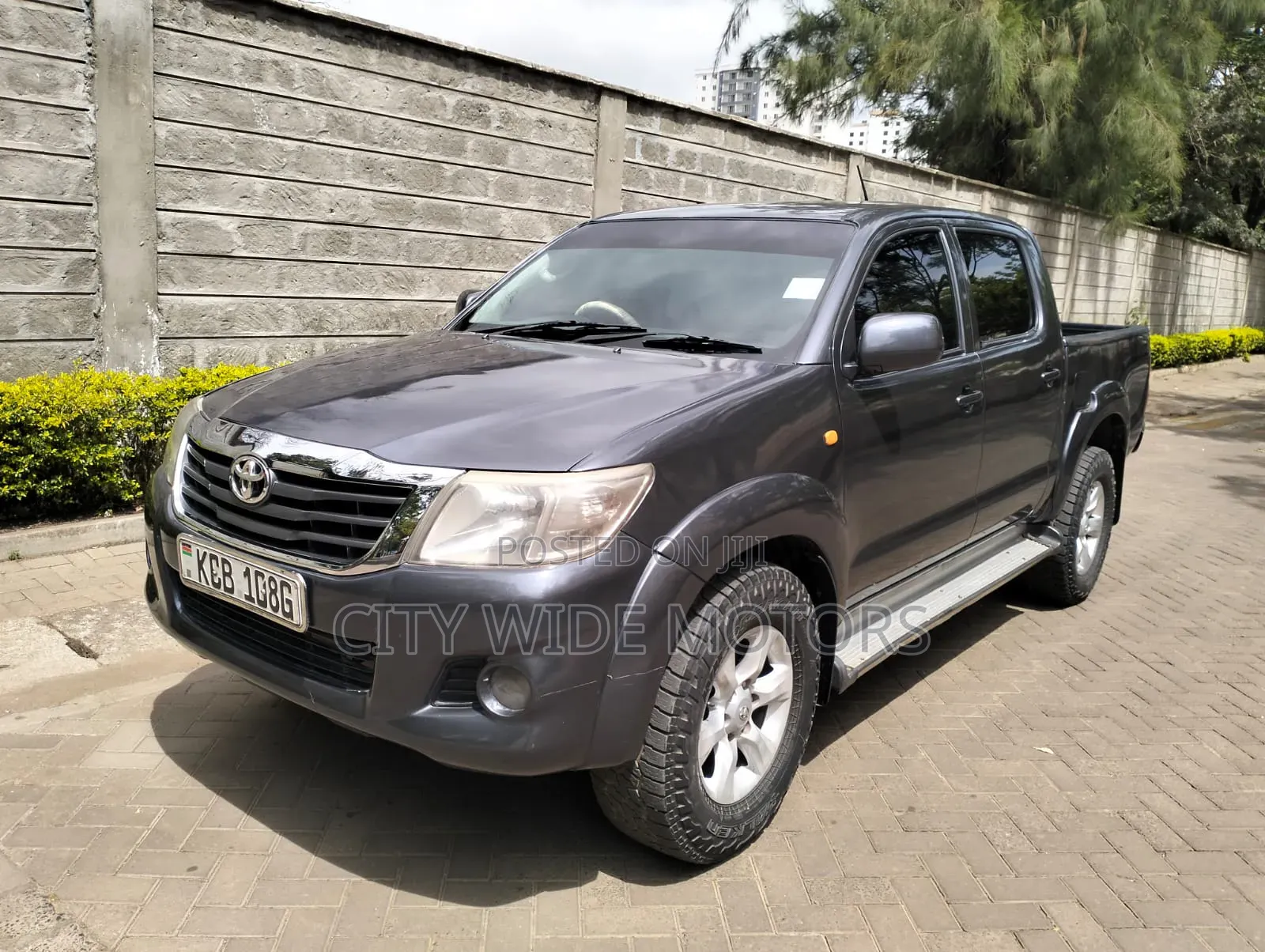 Toyota Hilux 2014 Gray