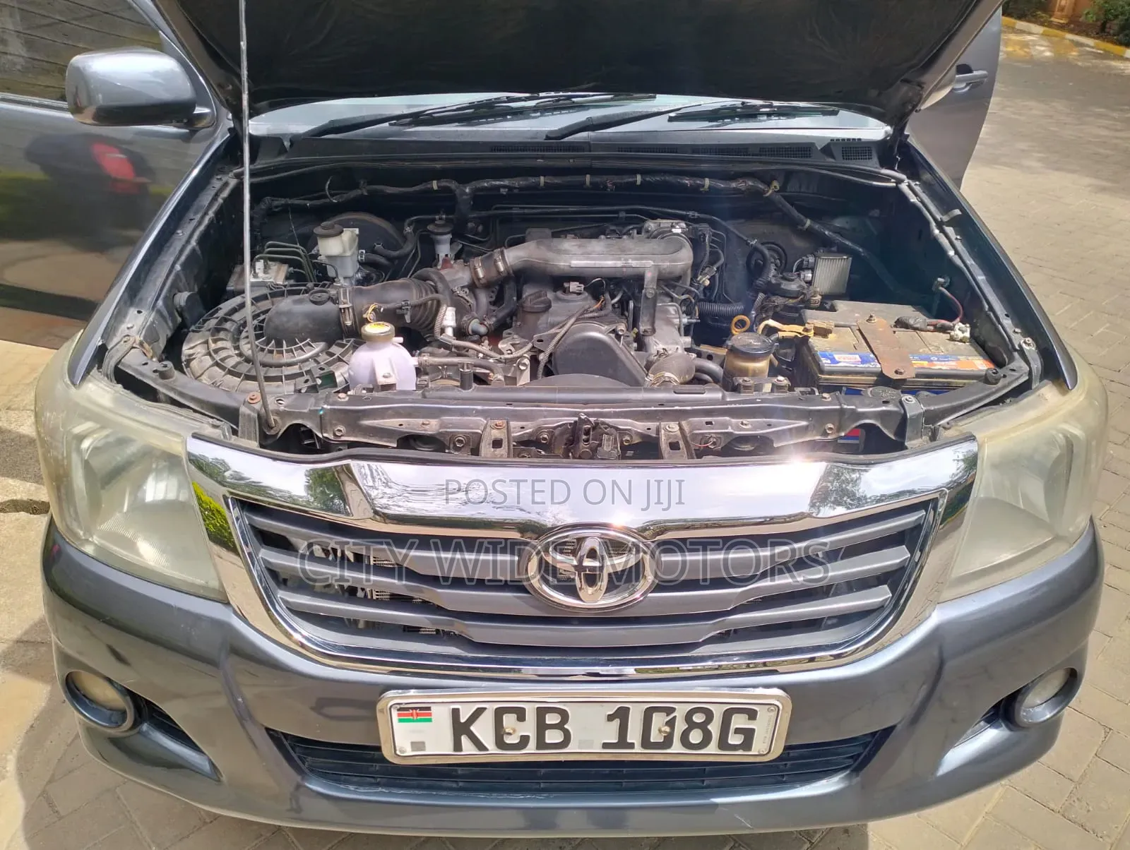 Toyota Hilux 2014 Gray