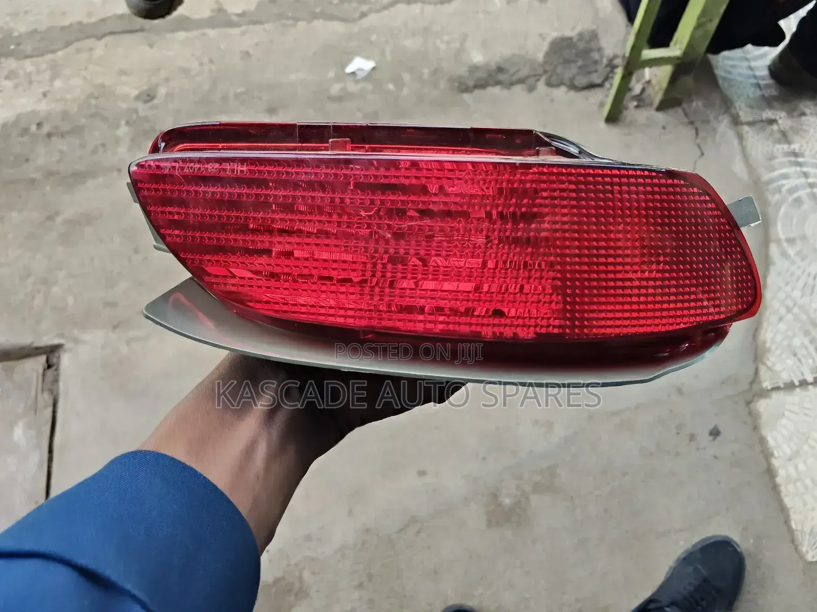 Harrier 240/Rx330 Rear Bumper Reflector