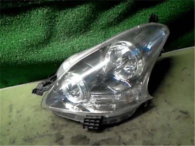 Toyota Ractis 2008/ 2010 Headlight Xenon