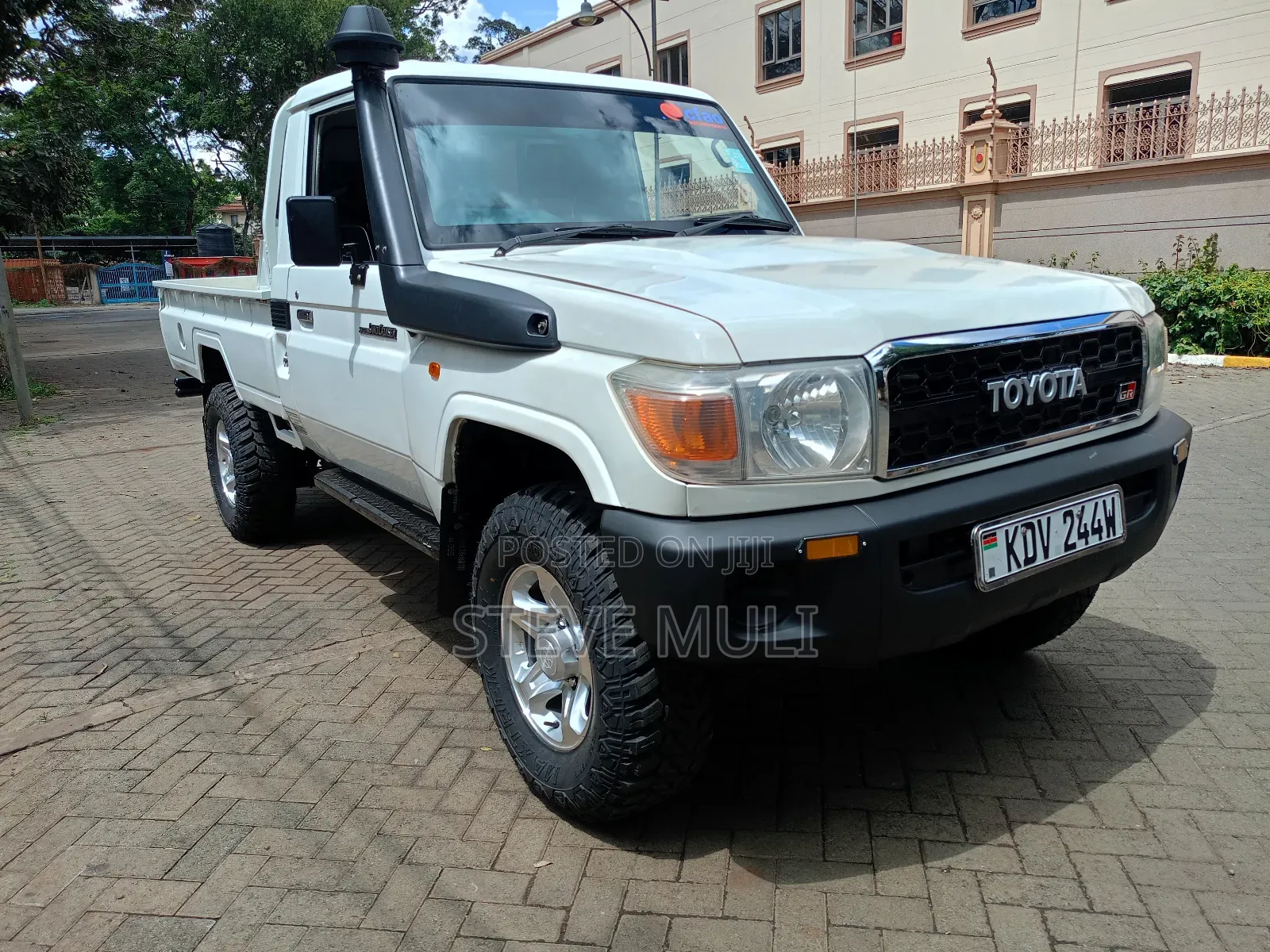 Toyota Land Cruiser 2008 White