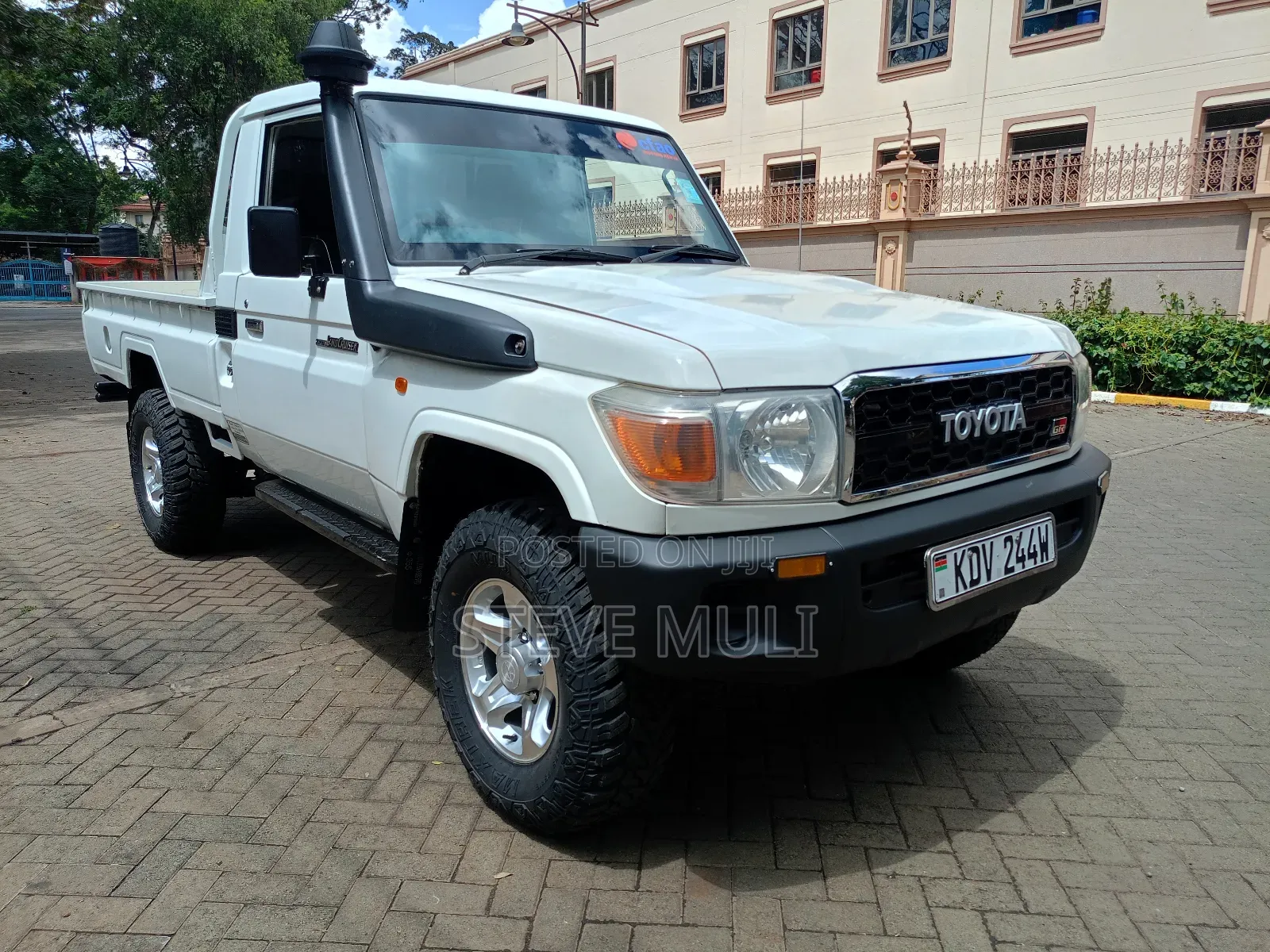 Toyota Land Cruiser 2008 White