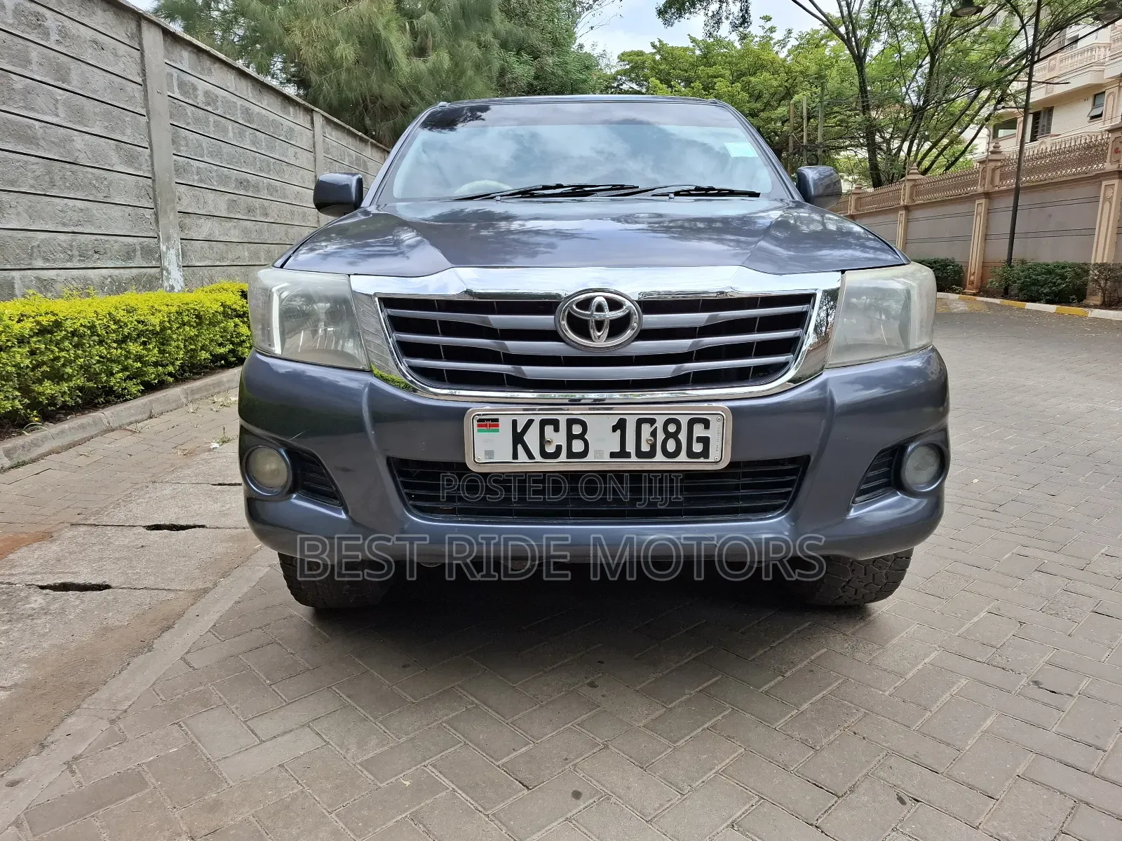 Toyota Hilux 2014 Gray