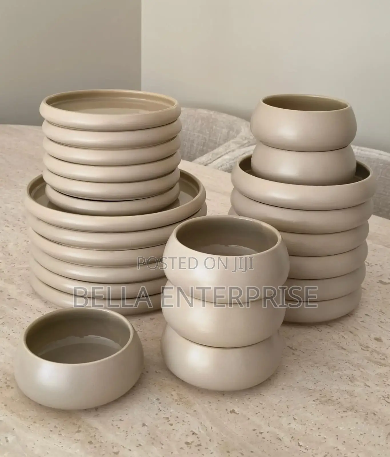 Available Premium Ceramic Dinner Set.24pcs