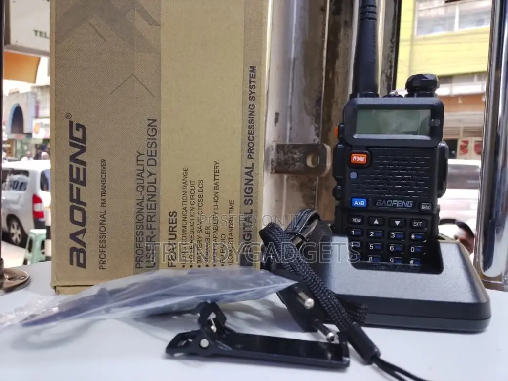 Uv-5r Two-Way Radio With VHF/Uhf for Outdoor Use