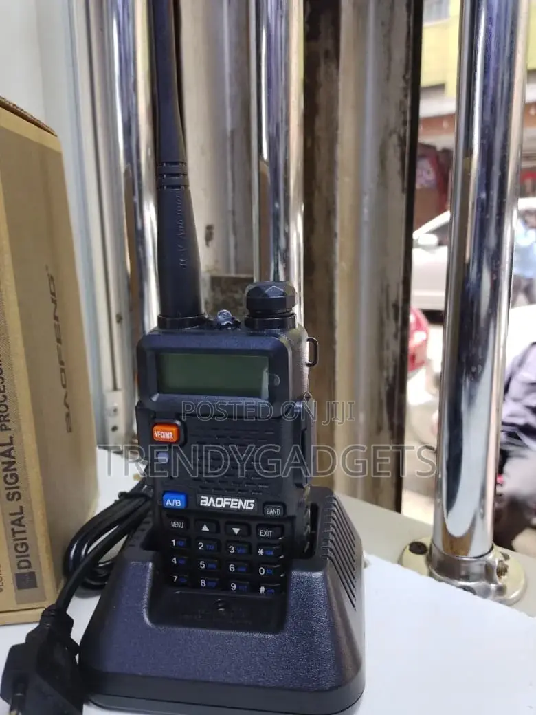 Uv-5r Walkie-Talkie Radio for Hiking, Security Camping