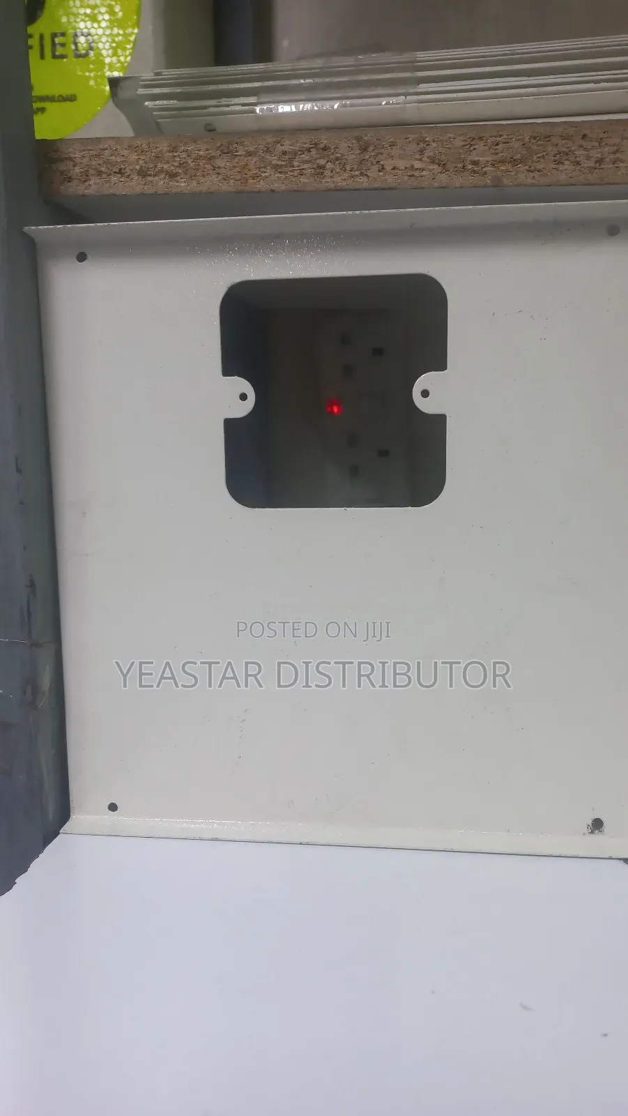 Metallic Trunking Single Knockout 200*50