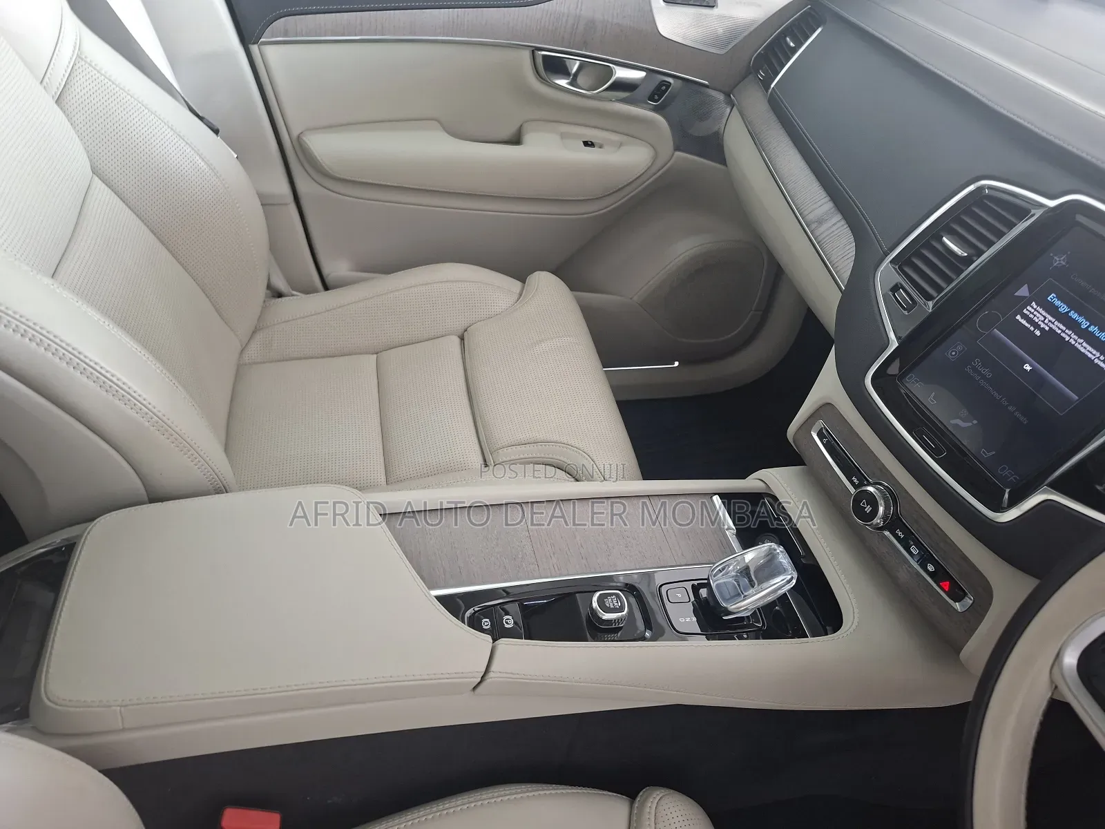 Volvo XC90 T5 Momentum 2022 White