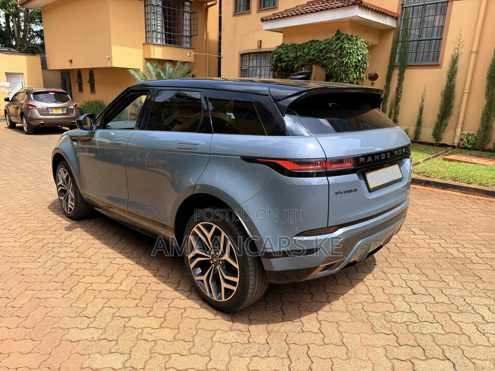 Land Rover Range Rover Evoque HSE Dynamic 4x4 5-Door 2019 Gray