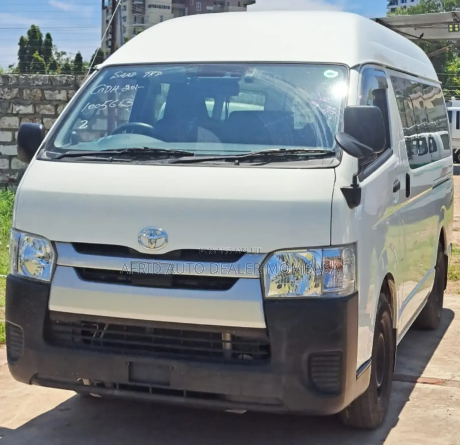 Toyota HiAce 2019 White