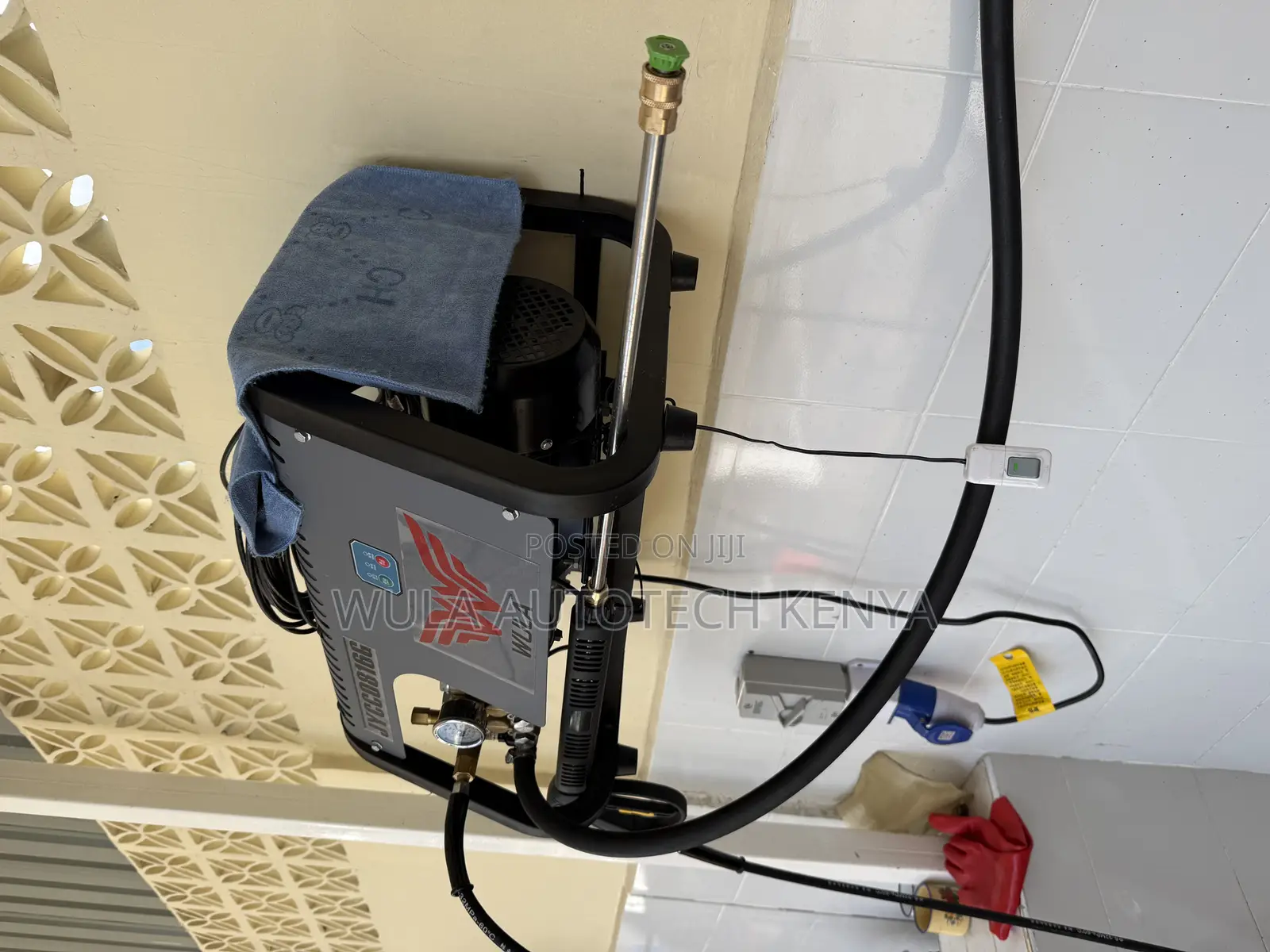 Wula Sunshine Italy High Pressure Car Wash Machine on the Wall