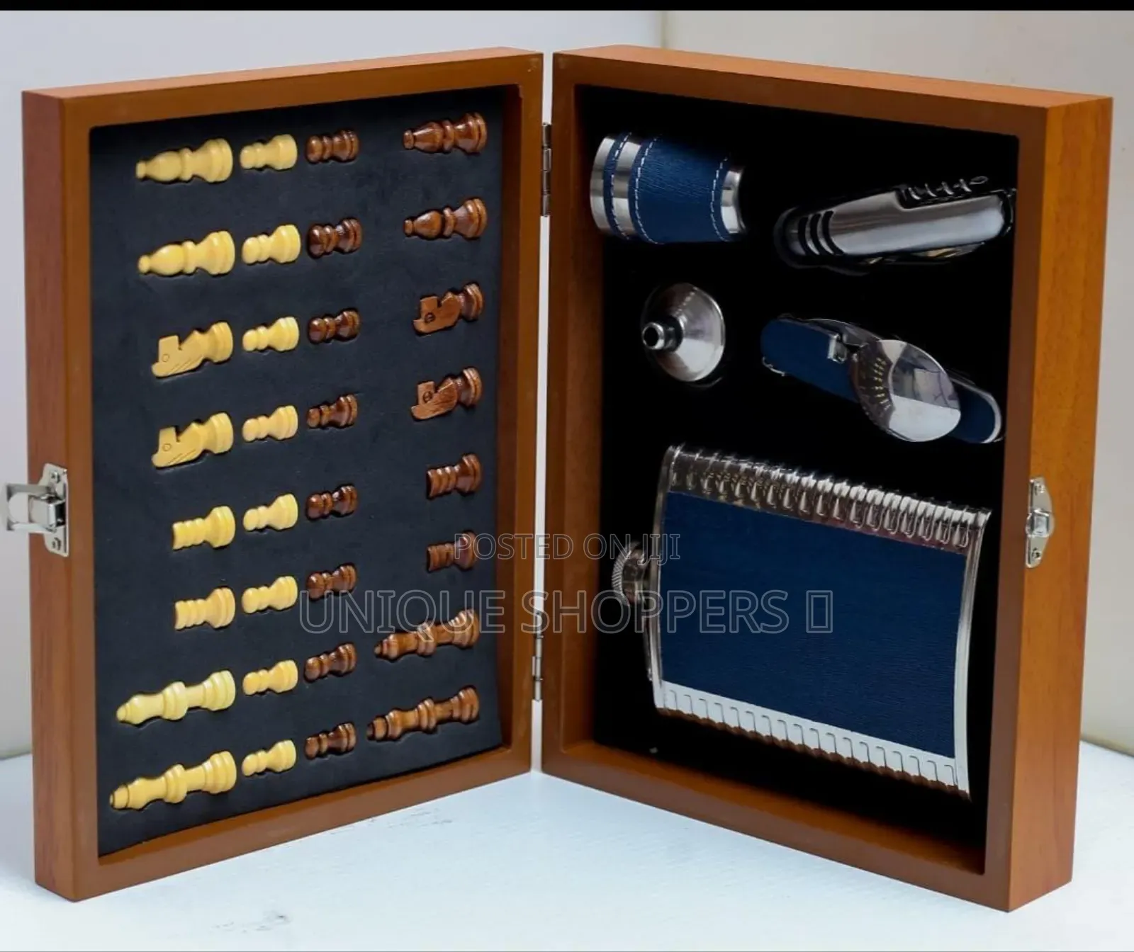 Quality Gift Set With Chess and Hip Flask W