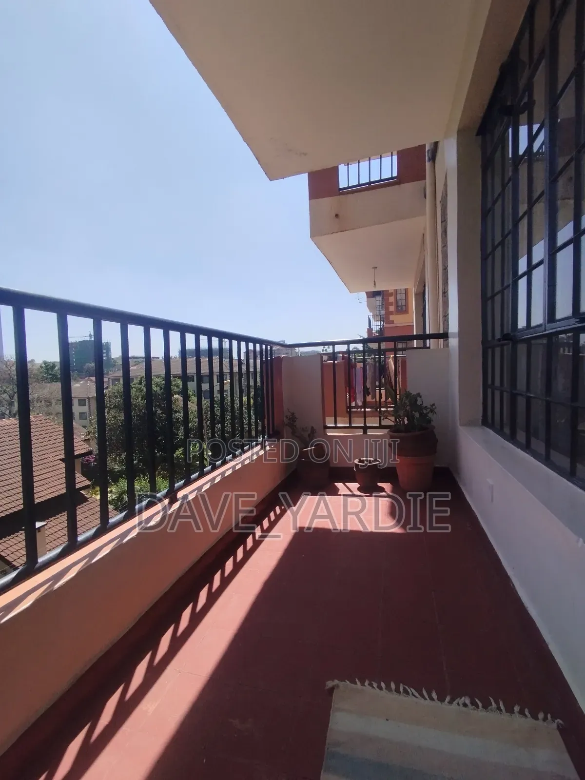 2bdrm Block of Flats in Lavington for sale