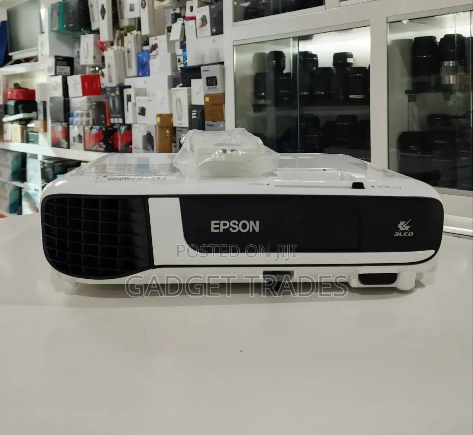 Epson Eb-X51 Xga 3lcd Projector 3800 Lumens