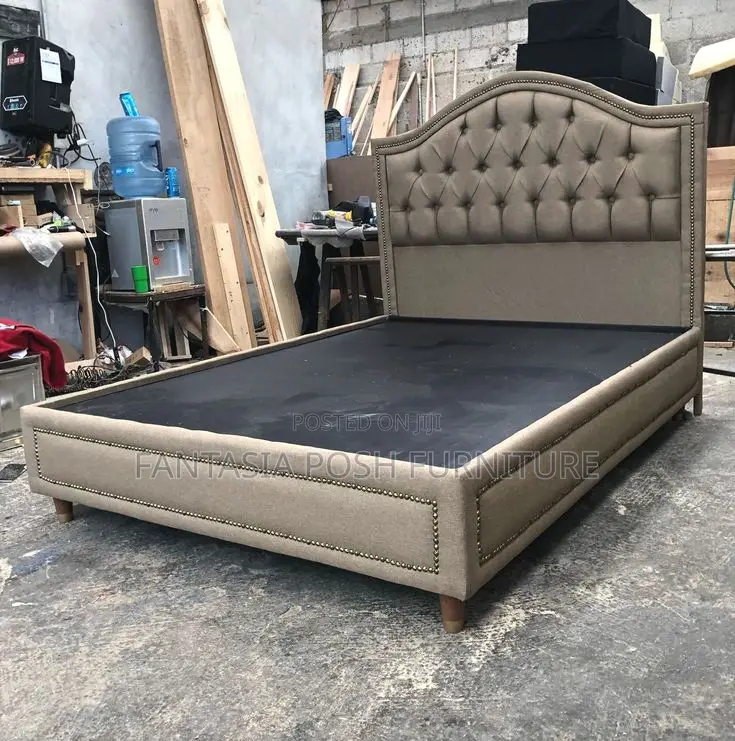 5x6 Cama Vintage Tufted Chester Bed - Taupe Upholstery