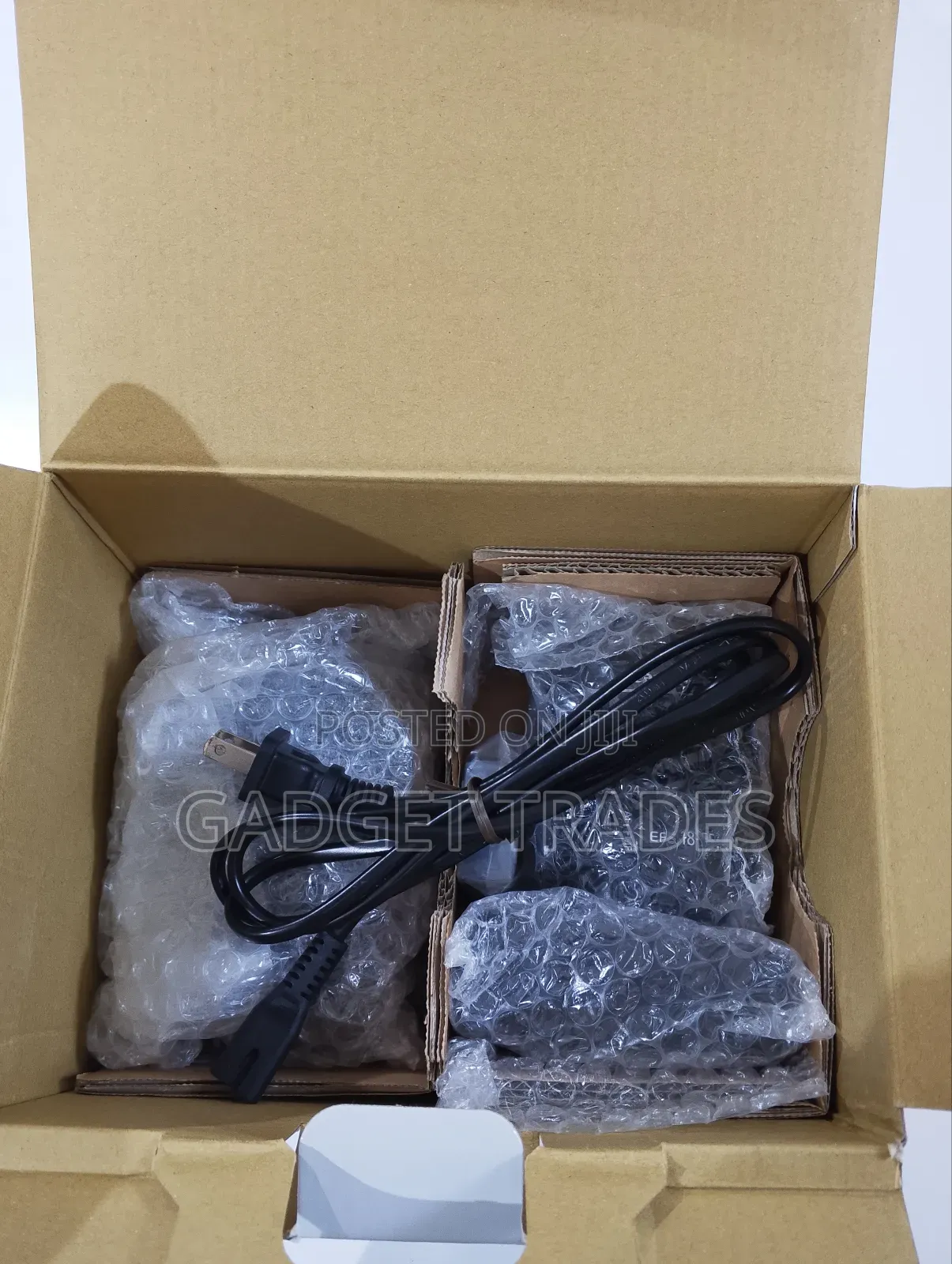 Canon Eos 200d DSLR Camera With 18-55mm STM Lens(Open Box)