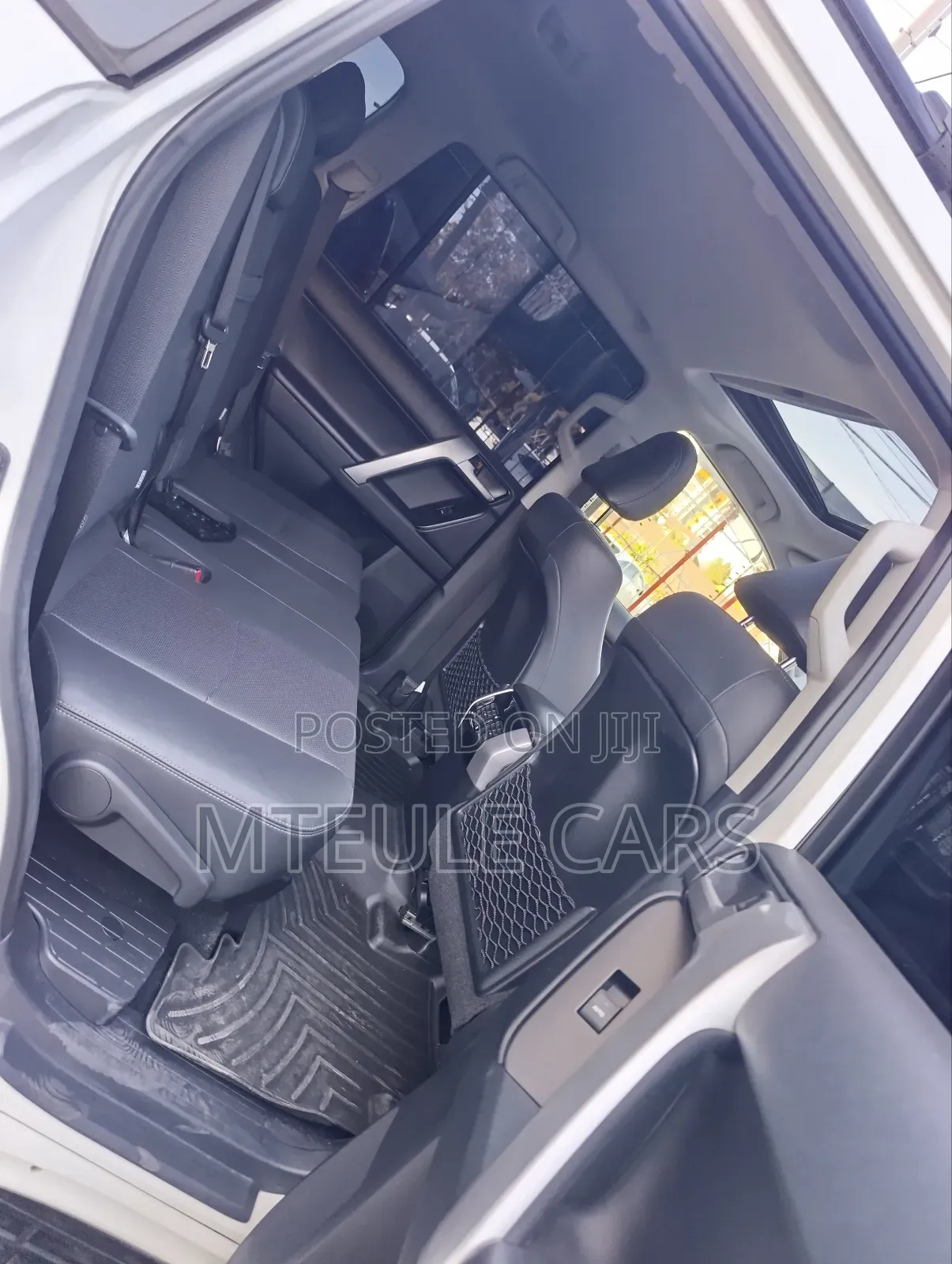 Toyota Land Cruiser Prado 2019 White