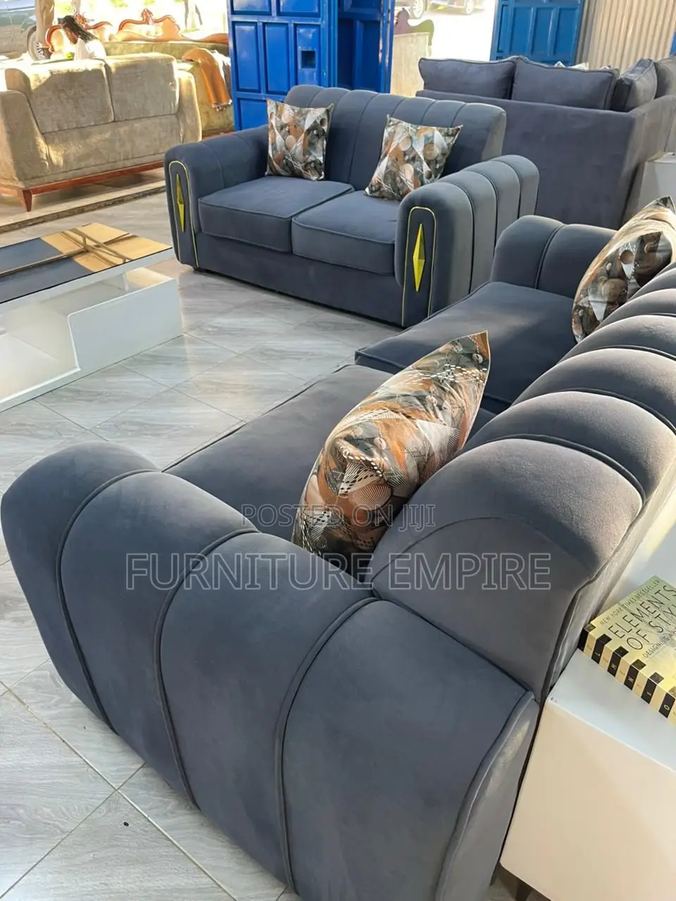 Eye -Catching 5 Seater Modern Sofa 2,3