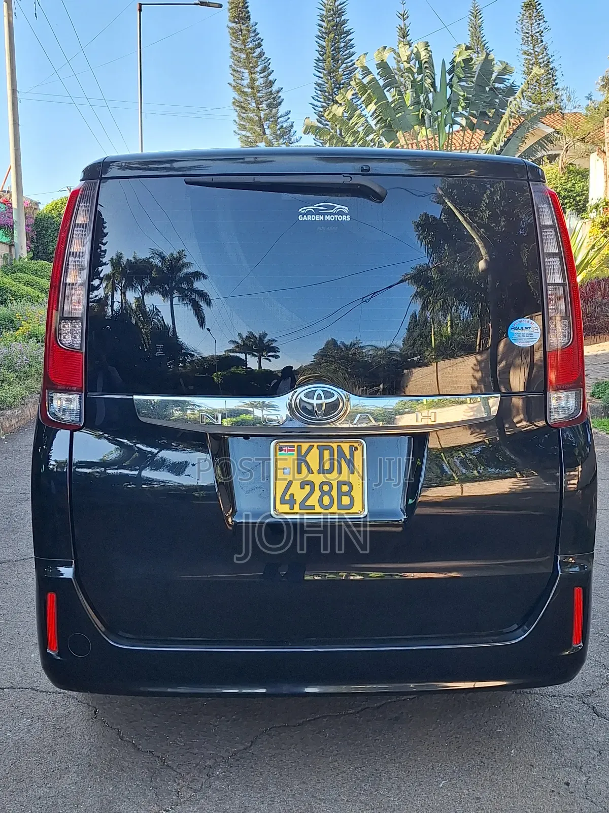 Toyota Noah 2.0 FWD (8 Seater) 2016 Black