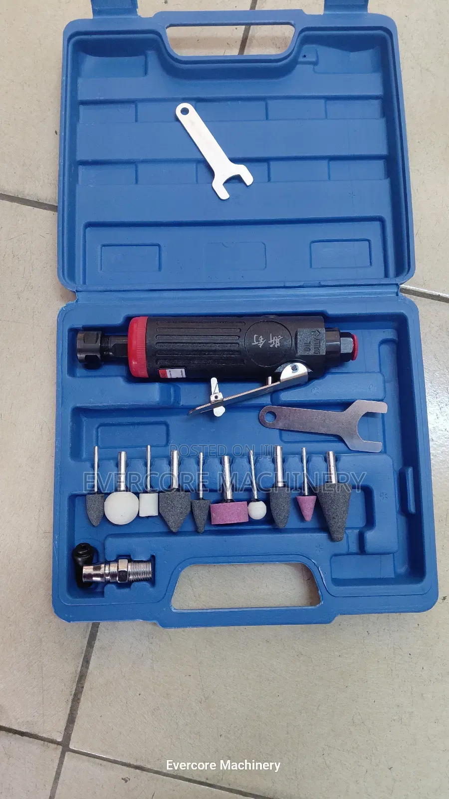Heavy Duty Pneumatic Tyre Grander Machine Best Quality With Accessory.