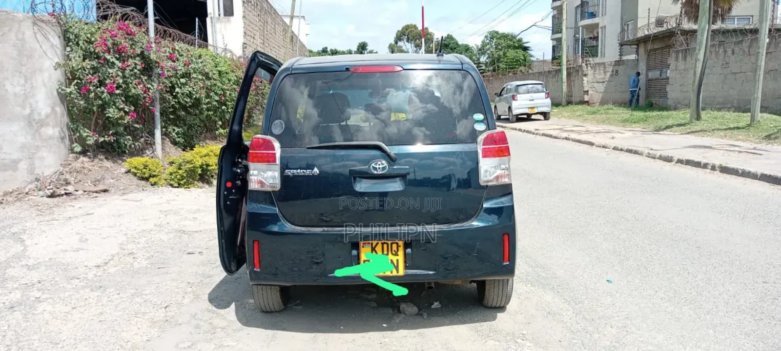 Toyota Porte 2018 Blue