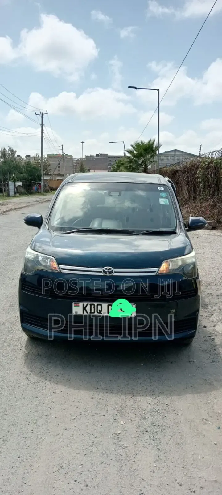 Toyota Porte 2018 Blue