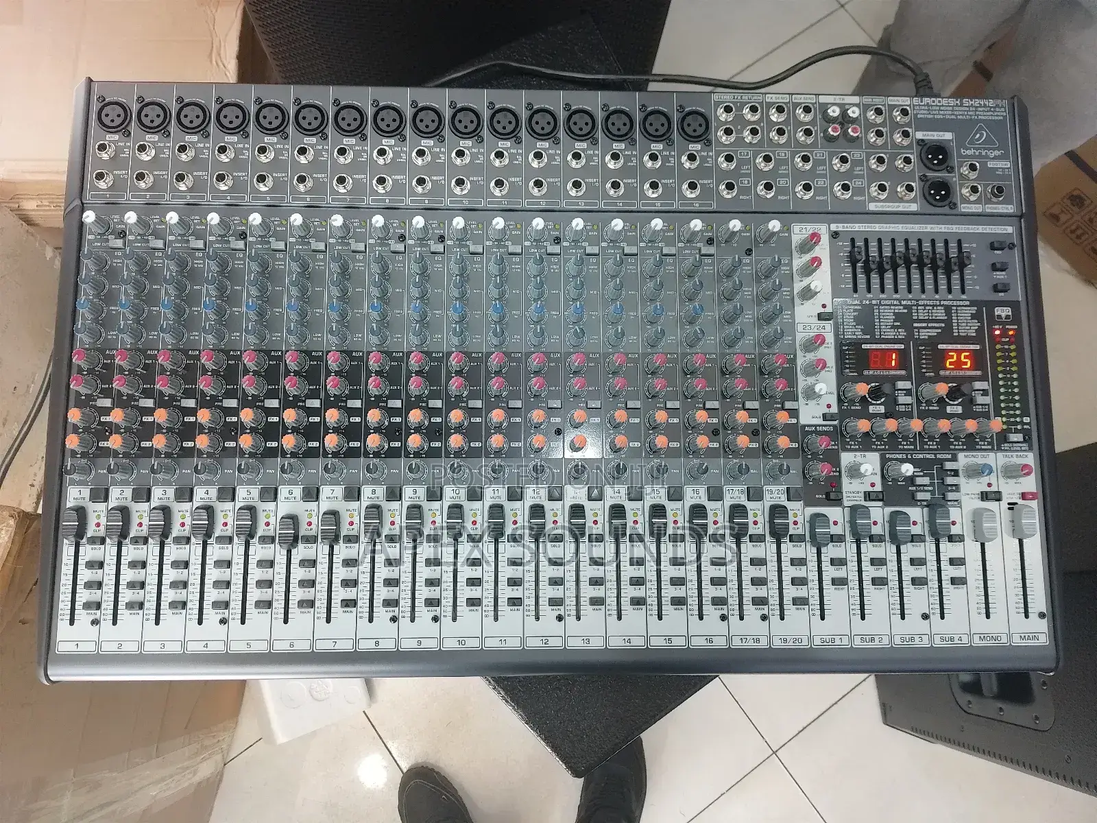 Behringer Plain Mixer Sx2442fx
