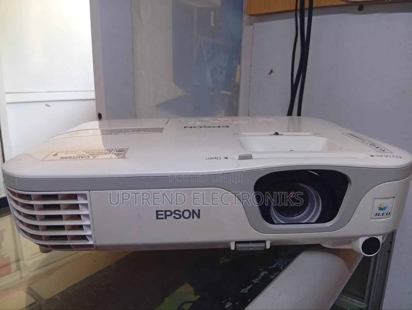 Epson Powerlite X12 – Crisp Xga Projection for Every Room