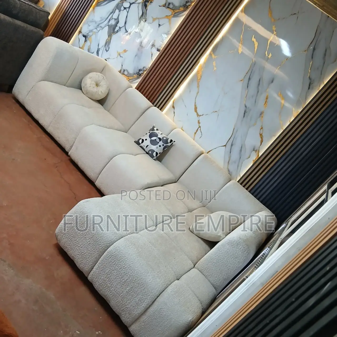 Gloomy Visual Bubble L Seat
